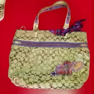 Coach poppy coach over size handbag